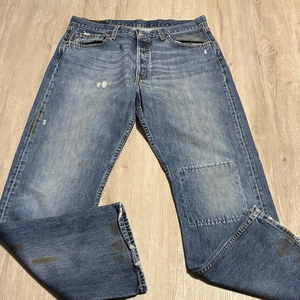 Levi’s 501 Men's Oil Stained Straight-Leg Blue Jeans With Patch